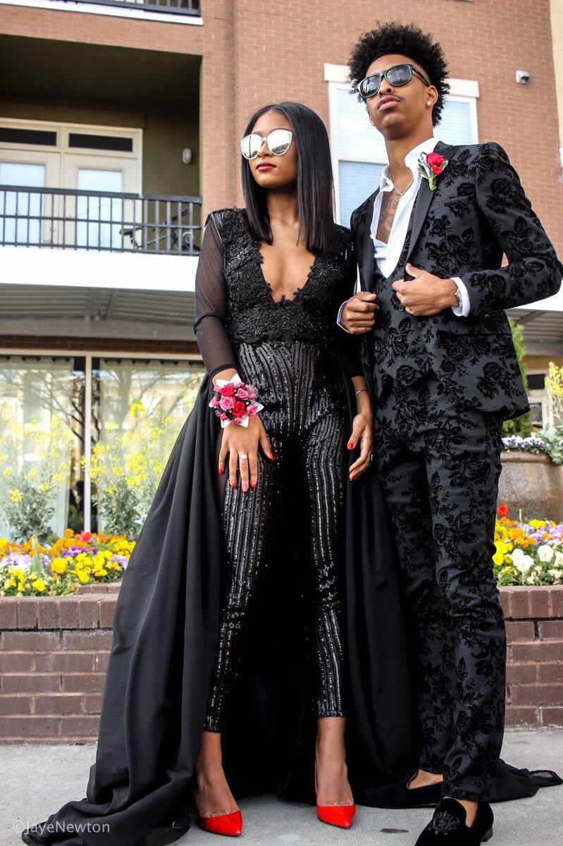 prompics_17's tweet photo. Shook. 

@almightykammm &amp; @_RReeddd https://t.co/66QUkyIgXY