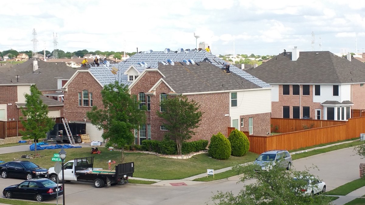 buildadc's tweet photo. @czemler @wfaaweather We have hail restoration experts for your home and vehicles 214-518-5705 Call us NOW! https://t.co/Wjm4R560Dw