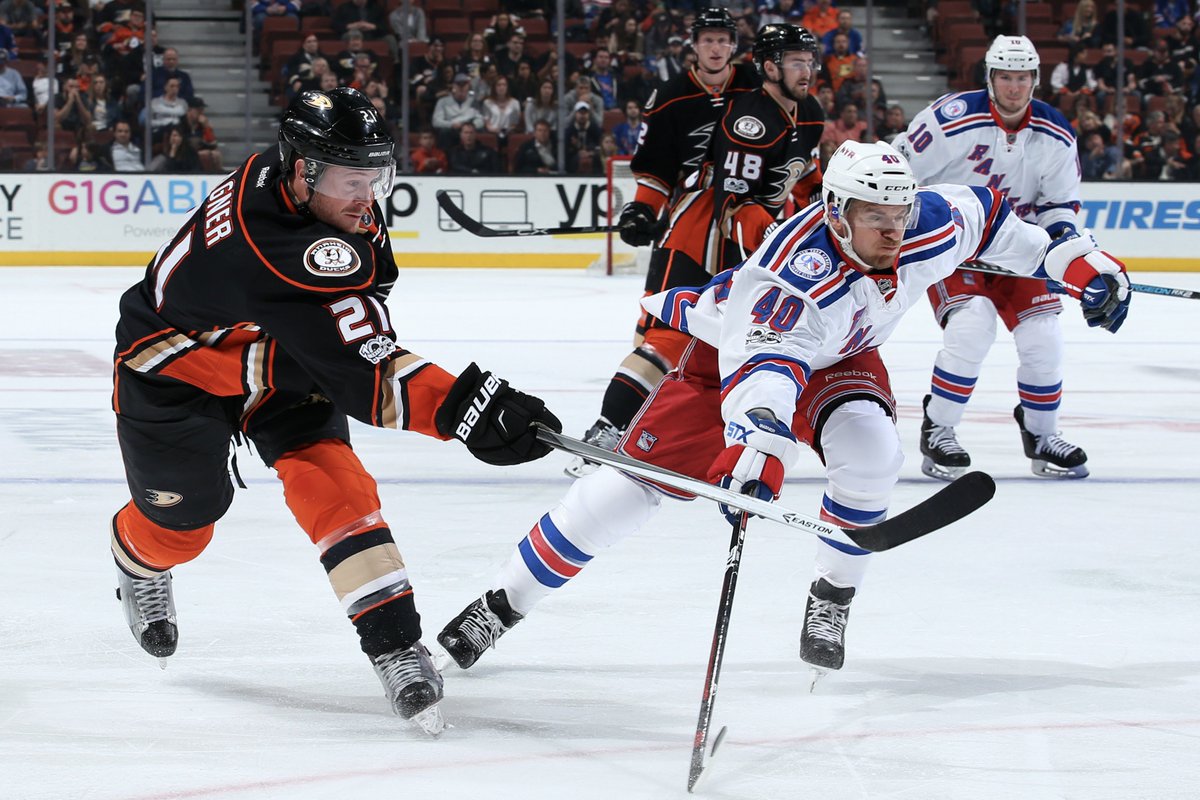 #NYR topped by the Ducks, 6-3, in Anaheim. Full story: nyrange.rs/2nYmN3H https://t.co/6yVXU2dsPu