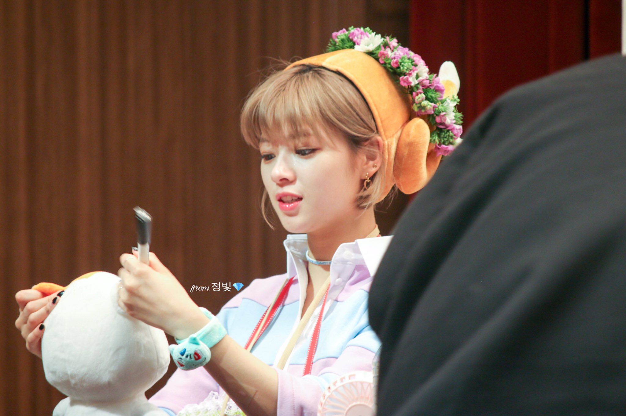 C75hRuvUwAAtjMf.jpg:orig