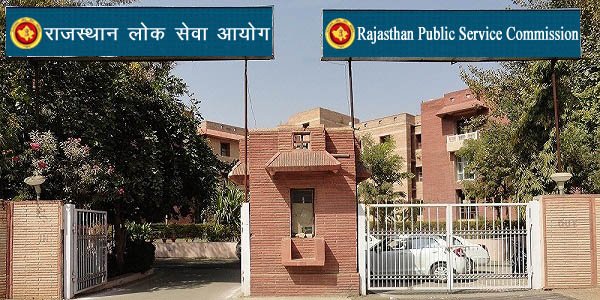 zeerajasthan_'s tweet photo. #Ajmer #RAS मुख्य परीक्षा 2016 RPSC अध्यक्ष ललित के पंवार परीक्षा केंद्रों पर कर रहे औचक निरीक्षण, सावित्री स्कूल केंद्र का लिया जायजा.. https://t.co/1TTNMbcuAW