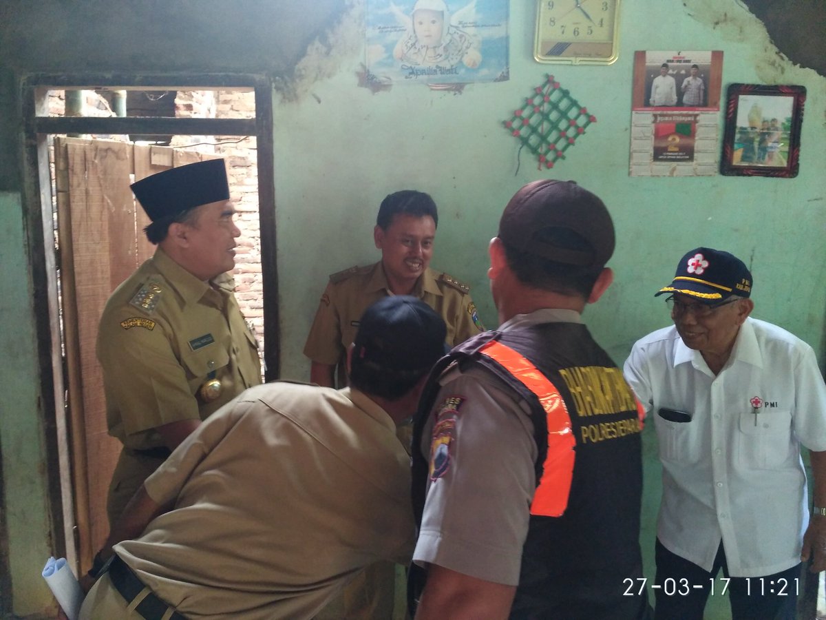 Pnyrhan Bntuan Rmh Rboh olh Bupati Jepra ddampngi PMI JPR <a href="/BPBD_KabJepara/">BPBD Kab Jepara</a> untk KUNARSIH Ds Jinggotan Kembang <a href="/sarwapramana/">Sarwa Pramana.</a> <a href="/PIDPolresJepara/">HUMAS POLRES JEPARA</a>