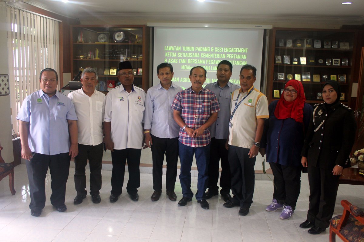 TATMLangkawi's tweet photo. Lawatan turun padang dan engagement KSU MOA bersama pegawai/kakitangan MOAInc daerah Langkawi 25 Mac 2017 https://t.co/jGRmyIqhAt