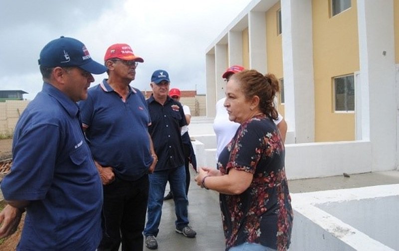 diariopuerto's tweet photo. Gobernador García Carneiro inspeccionó apartamentos de Los Corales https://t.co/H2PyyQ3GcV ⚓️ https://t.co/BxJakOj4nO