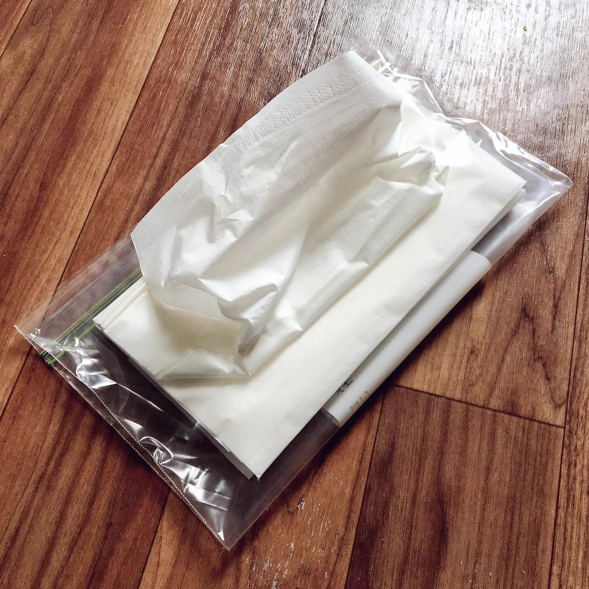 花粉症持ちにはありがたい？箱ティッシュの中身を持ち運べる方法がこれｗｗｗ