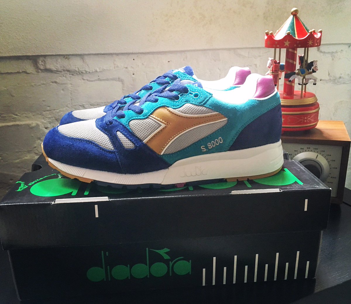 djnellarmadio's tweet photo. Lunedì che cominciano bene: @Diadoraofficial @MDFTeam @Patta_NL #S8000 @glucavitiello #MakeItBright https://t.co/387utBmiWy
