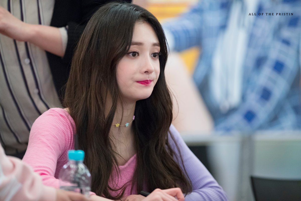 Brighteyes0321's tweet photo. 170325 프리스틴 여의도 공개팬싸인회
#주결경 #jieqiong #프리스틴 #Pristin https://t.co/ge9V3V8xuC