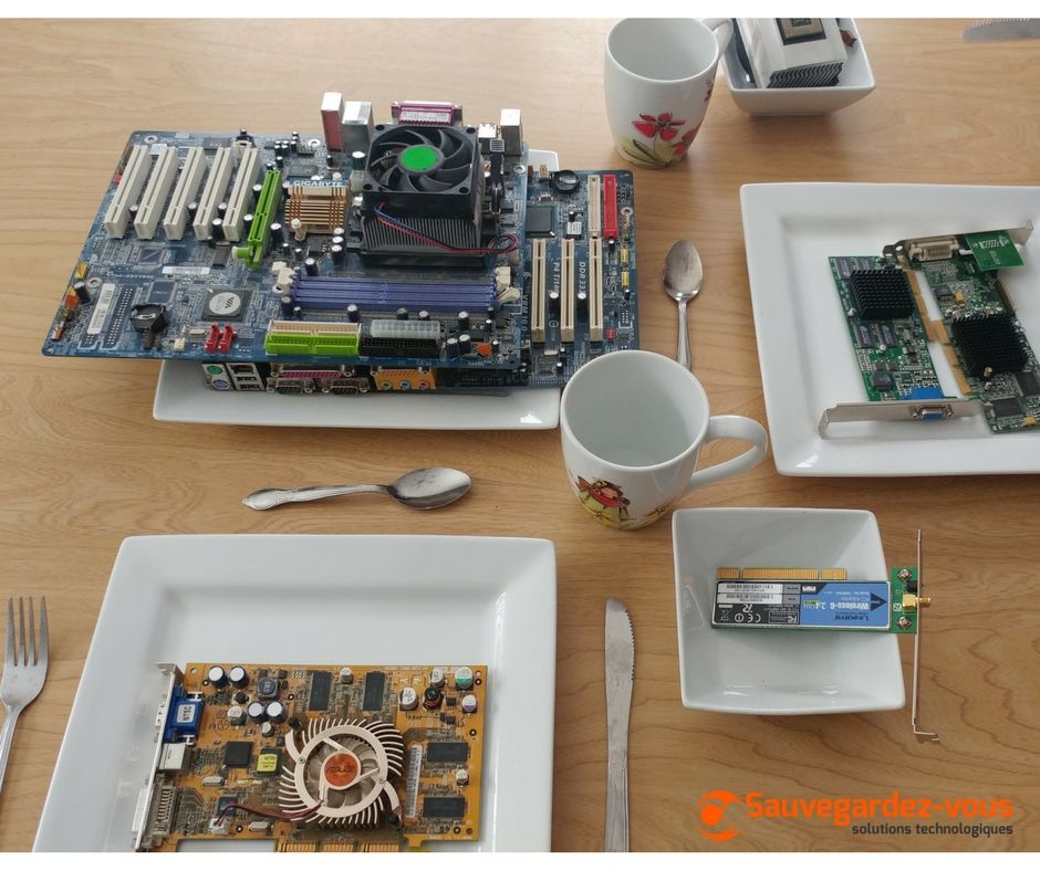 sauvegardezvous's tweet photo. L'informatique ....nous on en mange...miam :-) 
#bonlundi #onestfouetonlesait #ordinateur https://t.co/p7ke3ShaW7