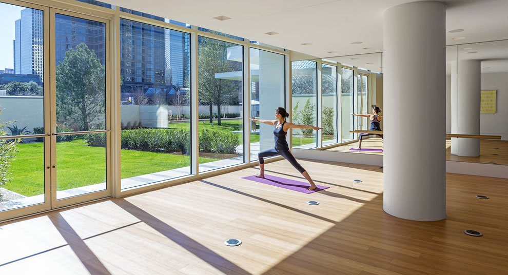 2017 is flying by! How did you spend your last Monday of the month!? Log on to lulalife.lulafit.com for our April subscription!