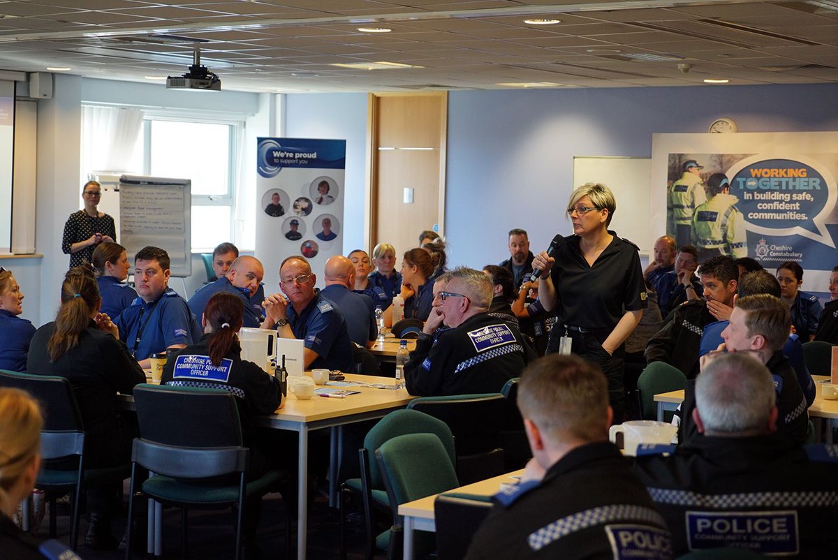 cheshirepolice's tweet photo. Today we're celebrating the role of our PCSOs and showcasing all the wonderful work they do #CCPCSO2017 https://t.co/GvBEMgGNJV