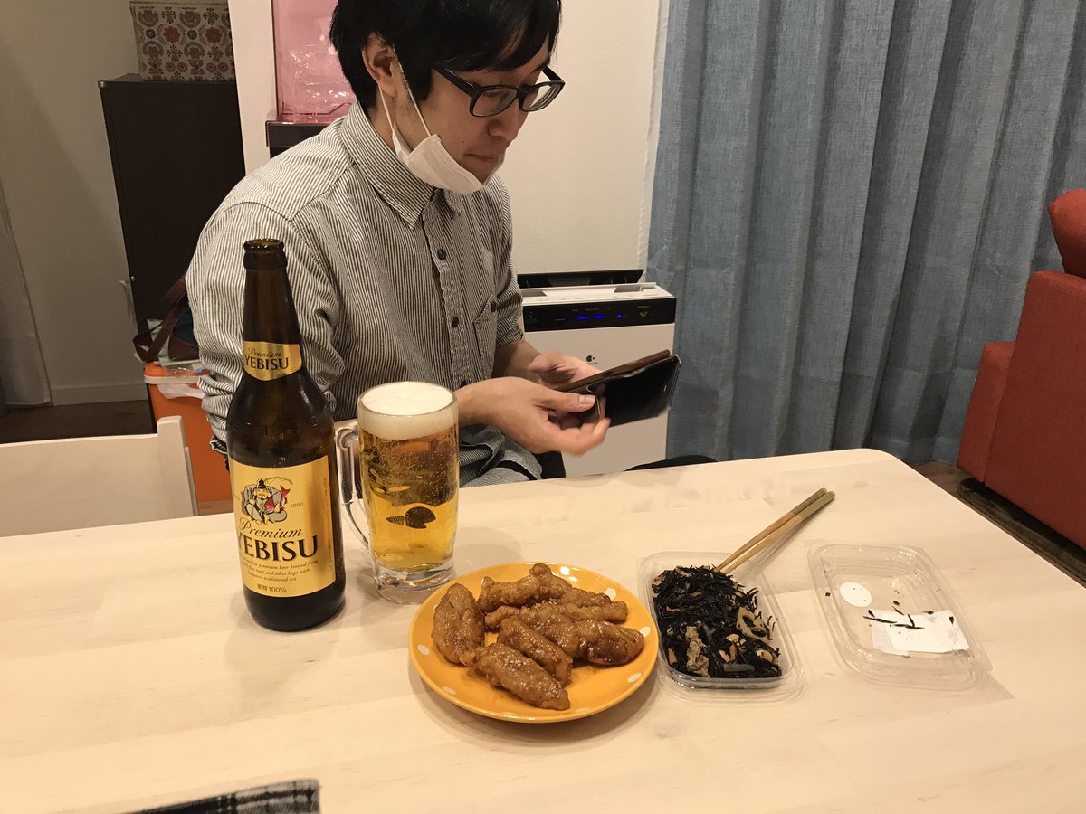 yiina20's tweet photo. @circlebaske1 カロリー満点のご飯ね！笑
一仕事終えてのおつまみタ���ムらしい！笑 https://t.co/9DxLBRUTWj