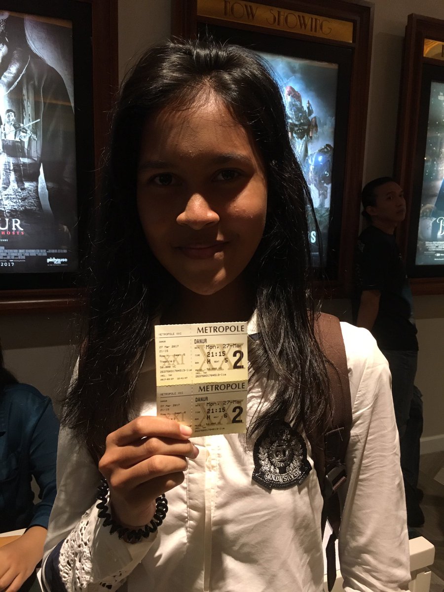 pichouseFILMS's tweet photo. Siap-siap #GalaPremiereDanur di Metropole, Jakarta! Simak terus updatenya di sosmed kami &amp; @DanurMovie 👻 https://t.co/BecQd8nbDU