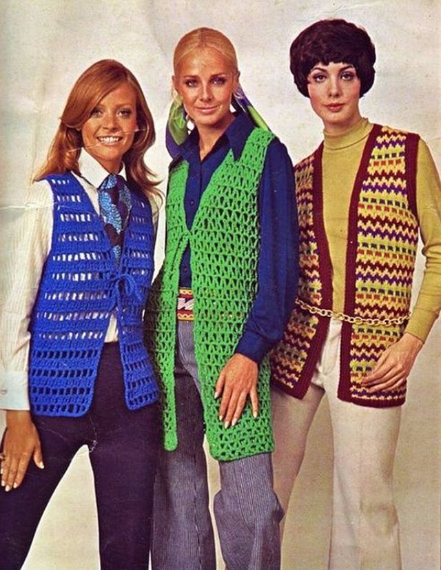 RamoTimo's tweet photo. '60- '70 luvulla miehestä tekee miehen, vain käsin neulottu #neuleliivi ja #liivilakki. #novita #neulo #Stickdax #knitting #muoti
#järkytys https://t.co/ItnOIdkSk7