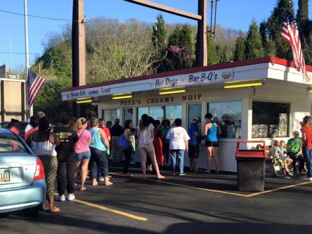WCPO's tweet photo. Hey, West Siders: Putz's opens for the season today! https://t.co/xFvE6IwZMz @PutzsCreamyWhip #icecream https://t.co/yRUF9eBLCi