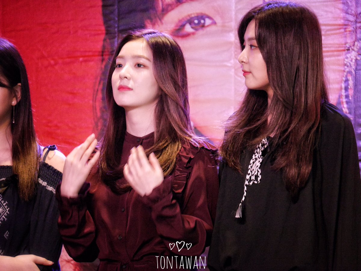 tontawan_t's tweet photo. 170327 #REDVELVET_1st_inBKK Perfect Match🐰🐻 #슬기 #Seulgi #IRENE #아이린 #레드벨벳 #seulrene https://t.co/0IttlPdtUj