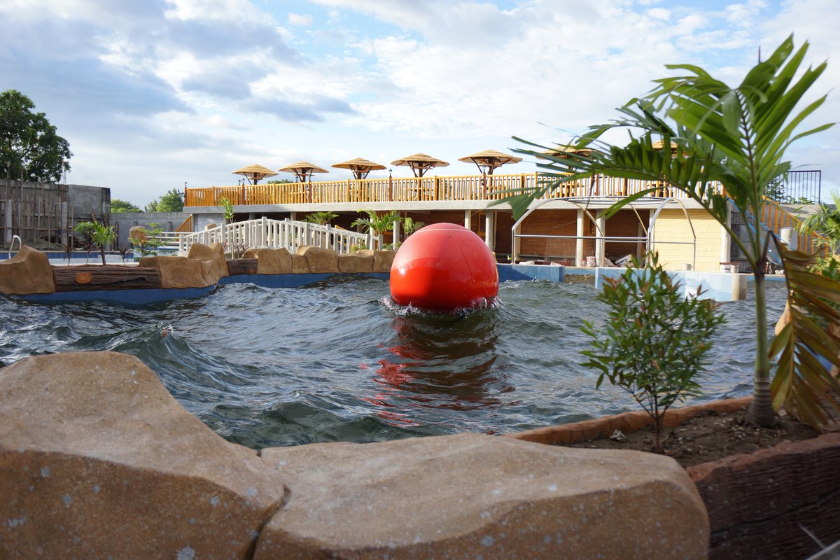 TheWaveBall's tweet image. It's monday!! Shake it up 😉👌 #waveball #wavepool #MOTIVATIONMONDAY