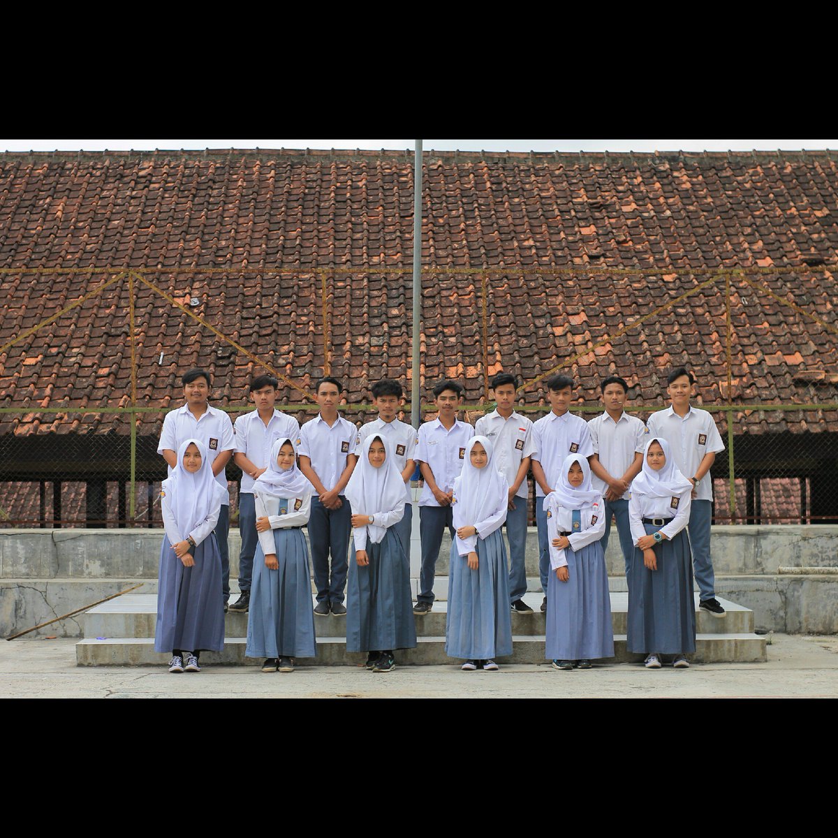 widyani5's tweet photo. @widyani5 @nitanurjanah33 #smansegar #sman9garut #XIIIPS3 #IPS3 https://t.co/4c1wzJgLFo