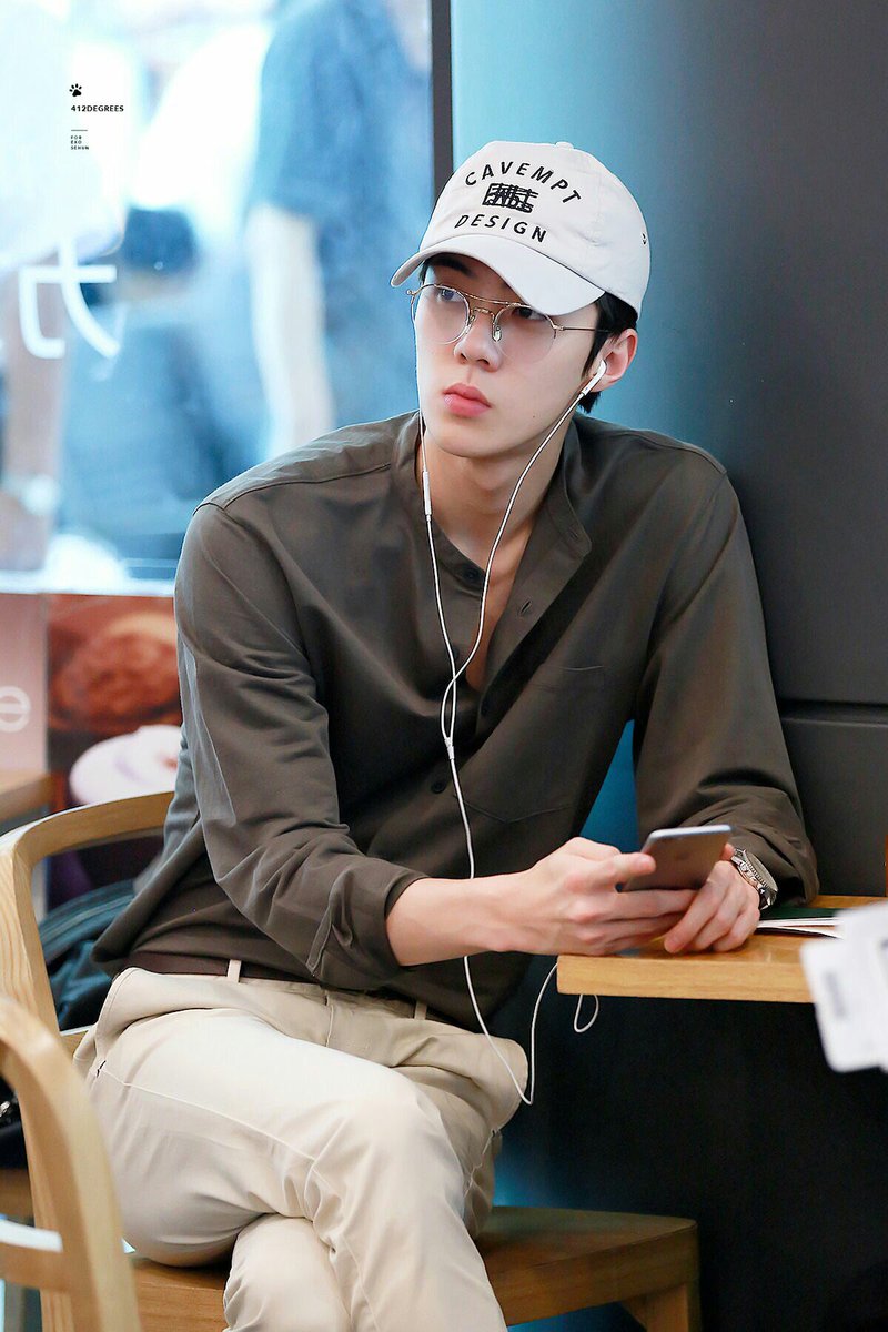 sehunspics's tweet photo. https://t.co/CLHuDr0ngD