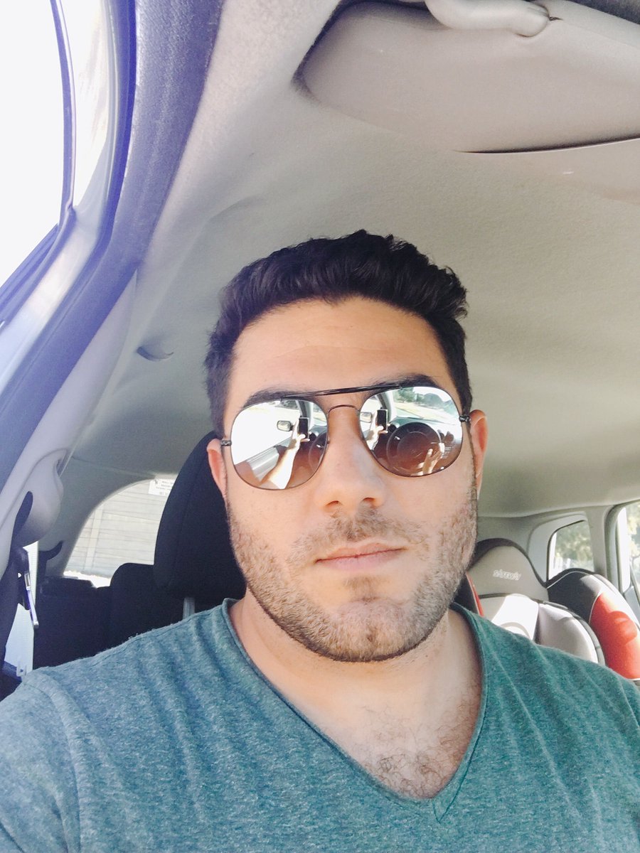 thetravelmanuel's tweet photo. How good is @vaughanmac looking in his new @Ray_ban General sunnies? #RayBanSA https://t.co/zOb6zccSUH