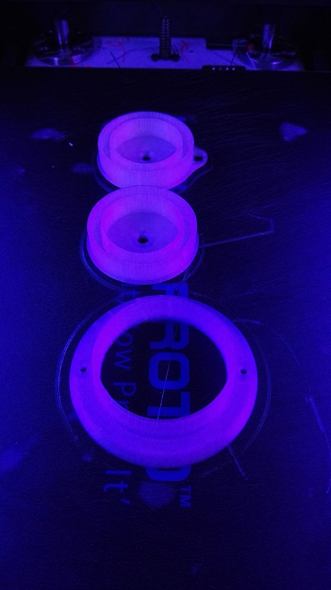 Cluneyd's tweet photo. Always good to come into see the #3dprinting ....Lots more to go. @bcn3dtech #bcnsigma https://t.co/zHsyvtM8wt