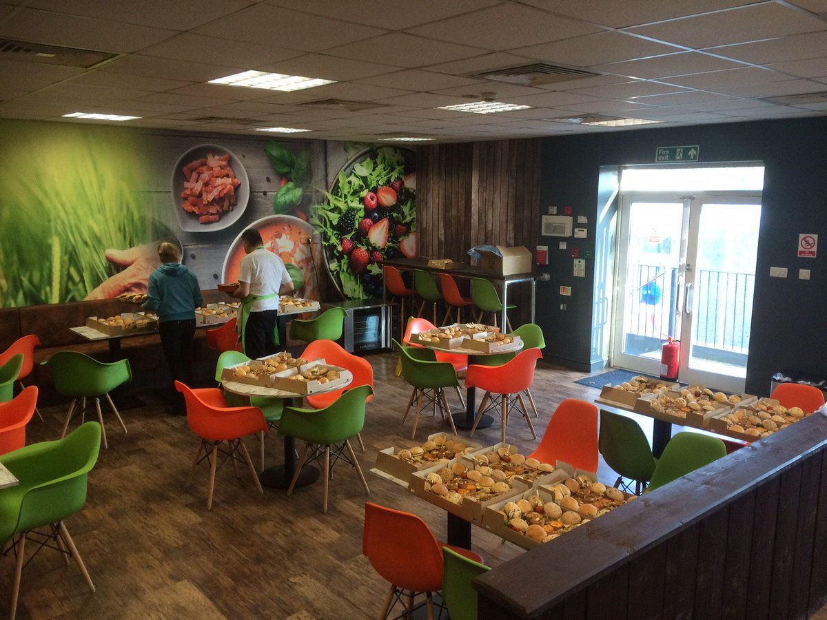 AlmedaFood's tweet photo. Hospitality really is our bag, look at these goodies we made up for our latest hospitality venture! #Goodfood #Catering #hospitality https://t.co/HRNel241V2