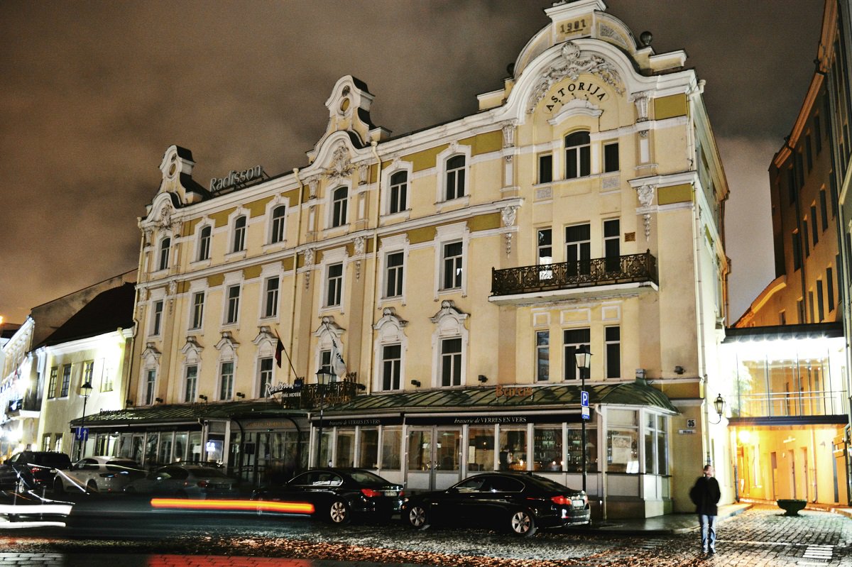 RadissonBluasto's tweet photo. Contributing to raising awareness for climate change going dark for @earthhour #responsiblebusiness https://t.co/Z2iqCrUfa8