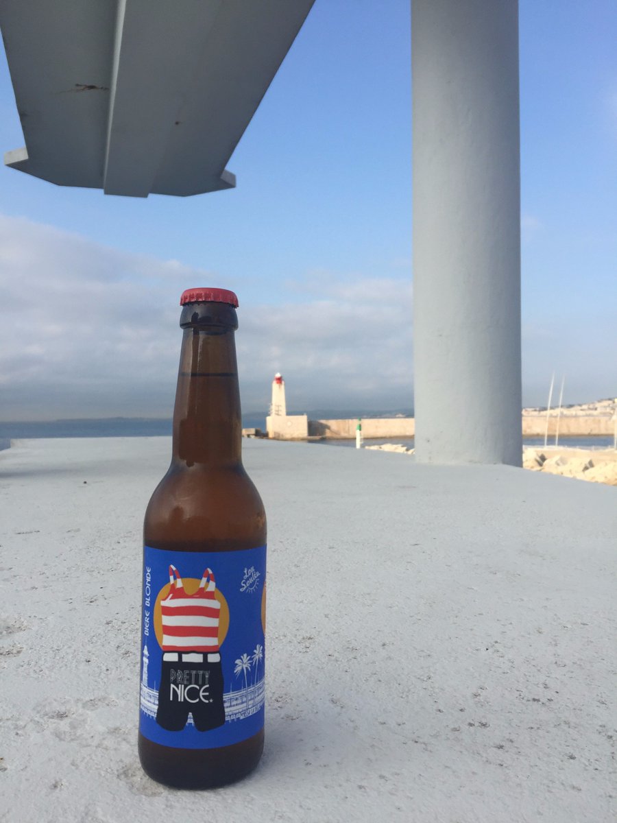 Vous pourrez déguster la bière artisanale "Pretty Nice" au Plongeoir. Une bière locale brassé par Colgan's Brewery !