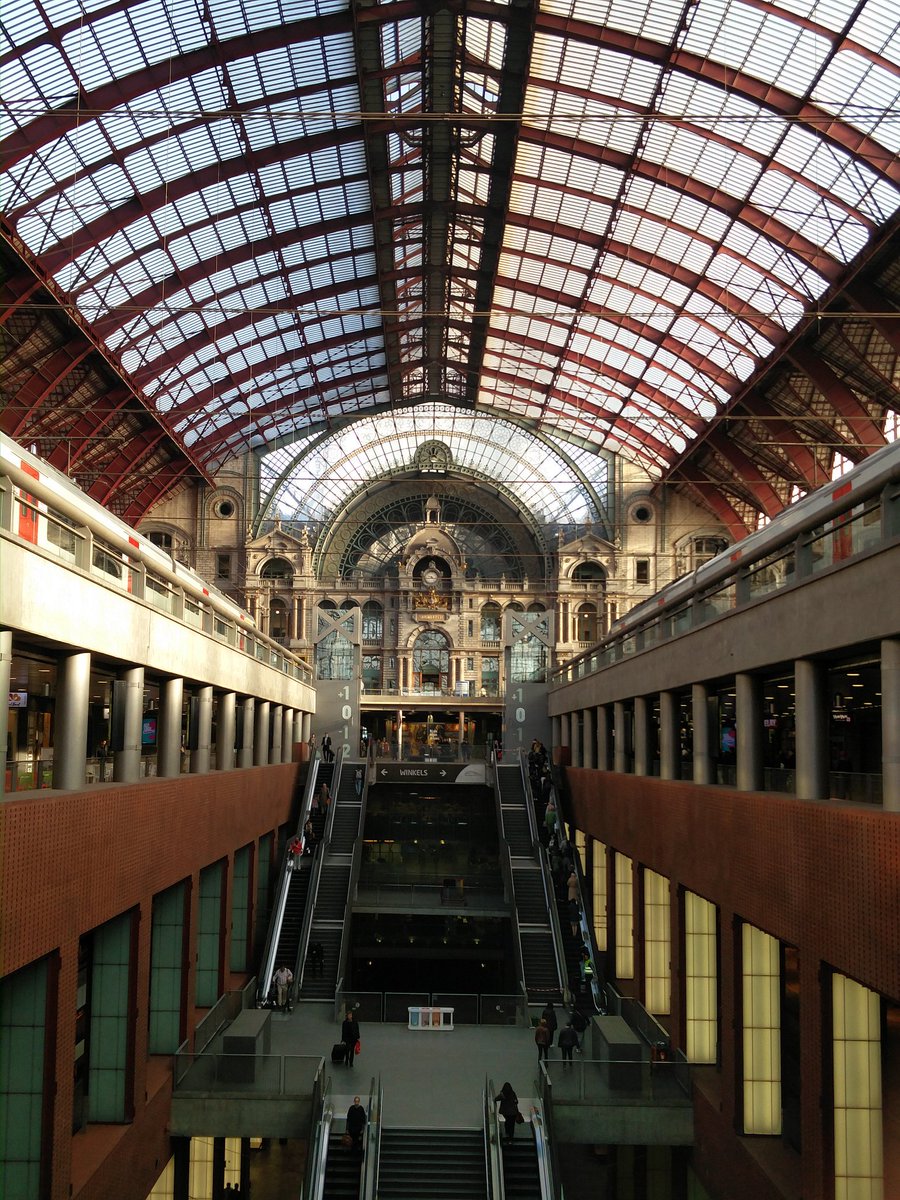 eMClaeskens's tweet photo. Blijft indrukwekkend #antwerpen #venuez https://t.co/CVO1oYVwuW