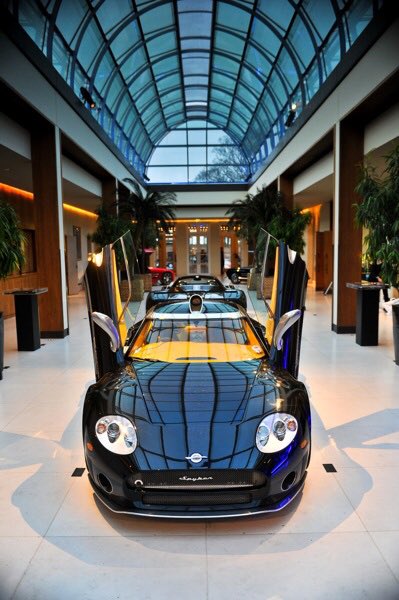 DID YOU KNOW..... we can accommodate cars inside our stunning Palm Court! Perfect for a #carlaunch don't you think?  #prrequest #eventprofs
