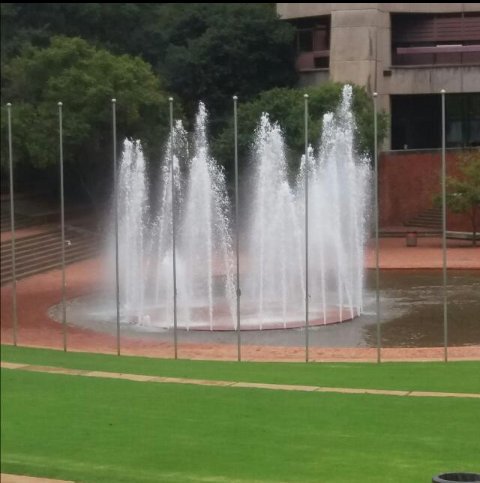 moatshe_motheo's tweet photo. Graduation Season. Uj Fountain. Yasssβ‘β‘ @ph3mI @didinclaire https://t.co/0eaSvdW9P4