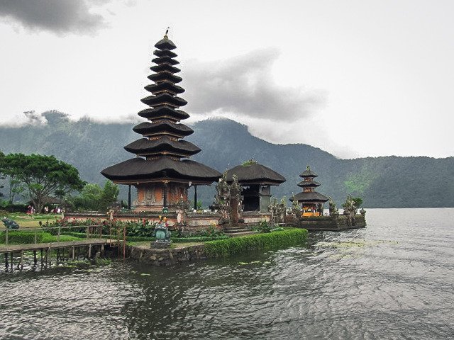 Lost_Btw_border's tweet photo. #Balinese sea #temple #Uluwatu is one of six temples on this #beautiful #island. -
#bali #… https://t.co/gXnhIQ28PR https://t.co/cBz9DphoQg
