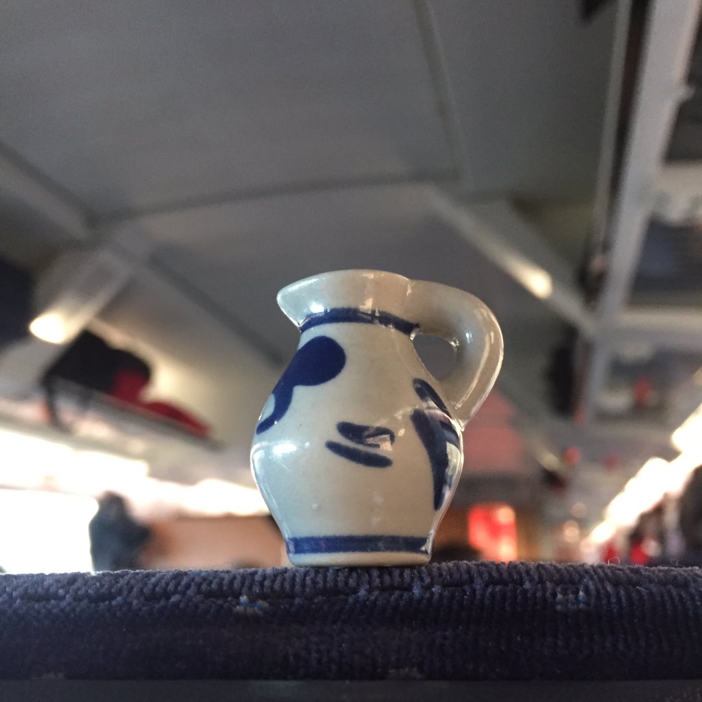 MoritzAMueller's tweet photo. Mit meinem neuen Freund, dem #Bembel, auf dem Weg nach #Berlin mit @matthiasmuenz zu @nouripour #BembelOnTour #BembelOnICE https://t.co/A5FvEfrzIR