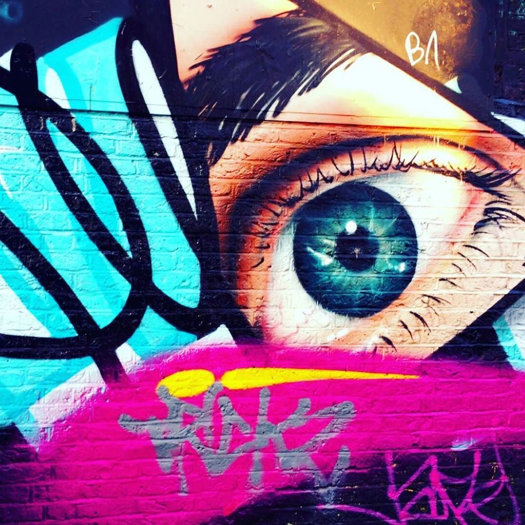 Get some colours directly to your eyes #london #grafitti #shoreditch #alternative #art #Co… ift.tt/2nWFhRE