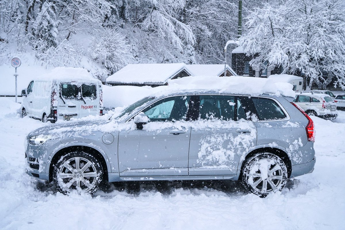 AutoZeeland's tweet photo. “Sympathieke alleskunner” - AutoZeeland https://t.co/4PM8PZ90q2 #VolvoXC90 #Volvo #Automotions @AutomotionsNL @Volvo_NL_PR @VolvoCarNL https://t.co/zaei3G6K61