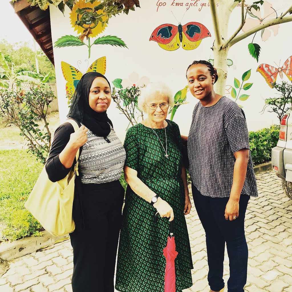 HassanMaajar's tweet photo. #2015project tukiwa na sister Ann #Mbagala #TheDsmMentallyHandicappedChildrenSupportGroup … https://t.co/tMgp4Ablgl https://t.co/mHR2PeHjrd