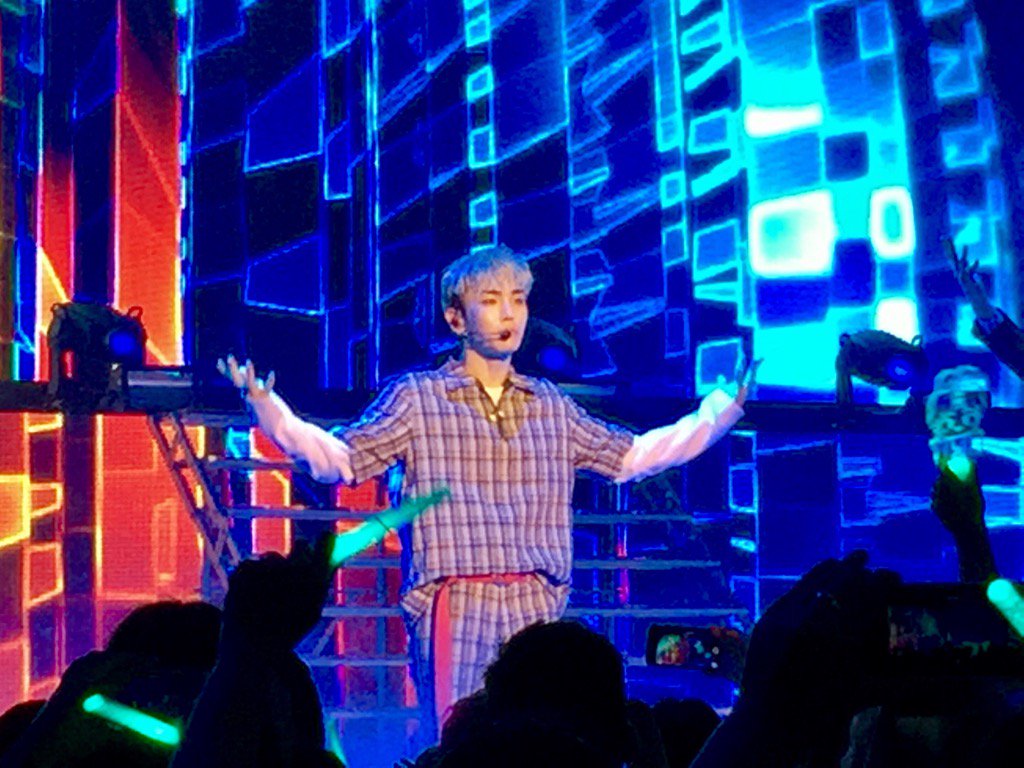 justjulie98's tweet photo. Do ro ri - it's Kim Kibum. Master Key ๐ #SHINeeWorldinLA #SHINeeinLA #shinee https://t.co/twrHuUavpy