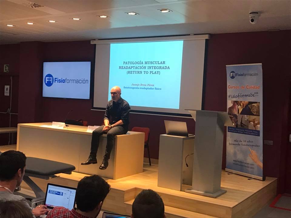 egfisios's tweet photo. Gran jornada, gracias por los conocimientos compartidos #Fisioterapia x @JuanjoBrau @PrunaDoc #ffbcn @fisioformacion @raiguade https://t.co/ez3DECCwYA