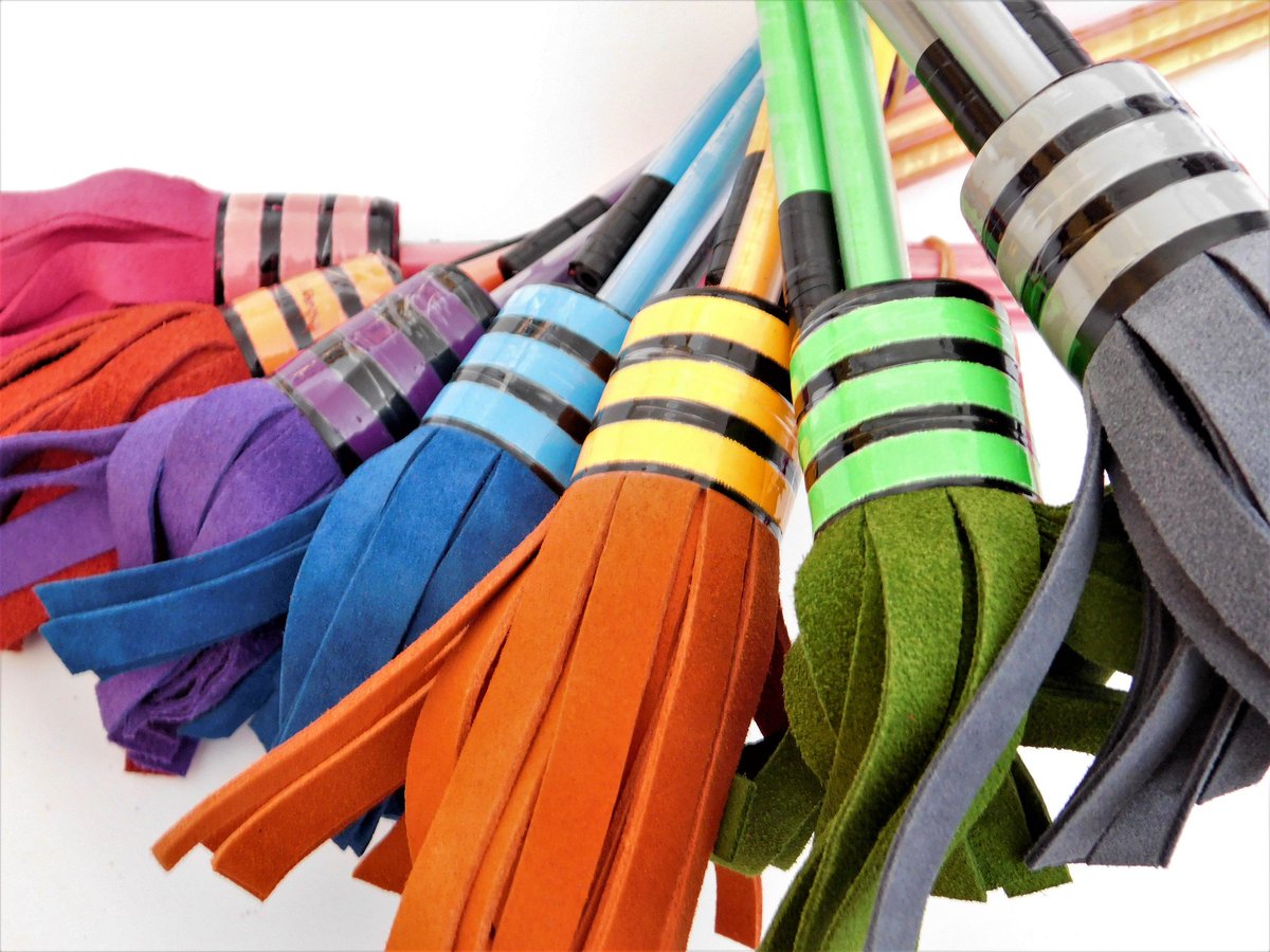 ordogbotok's tweet image. Bőrbojtos Ördögbot, VirágpálcaRendelés további infó: gupe.hu/termekek/c/bor…#ordogbot #devilstick #flowerstick #ördögpálca #virágbot