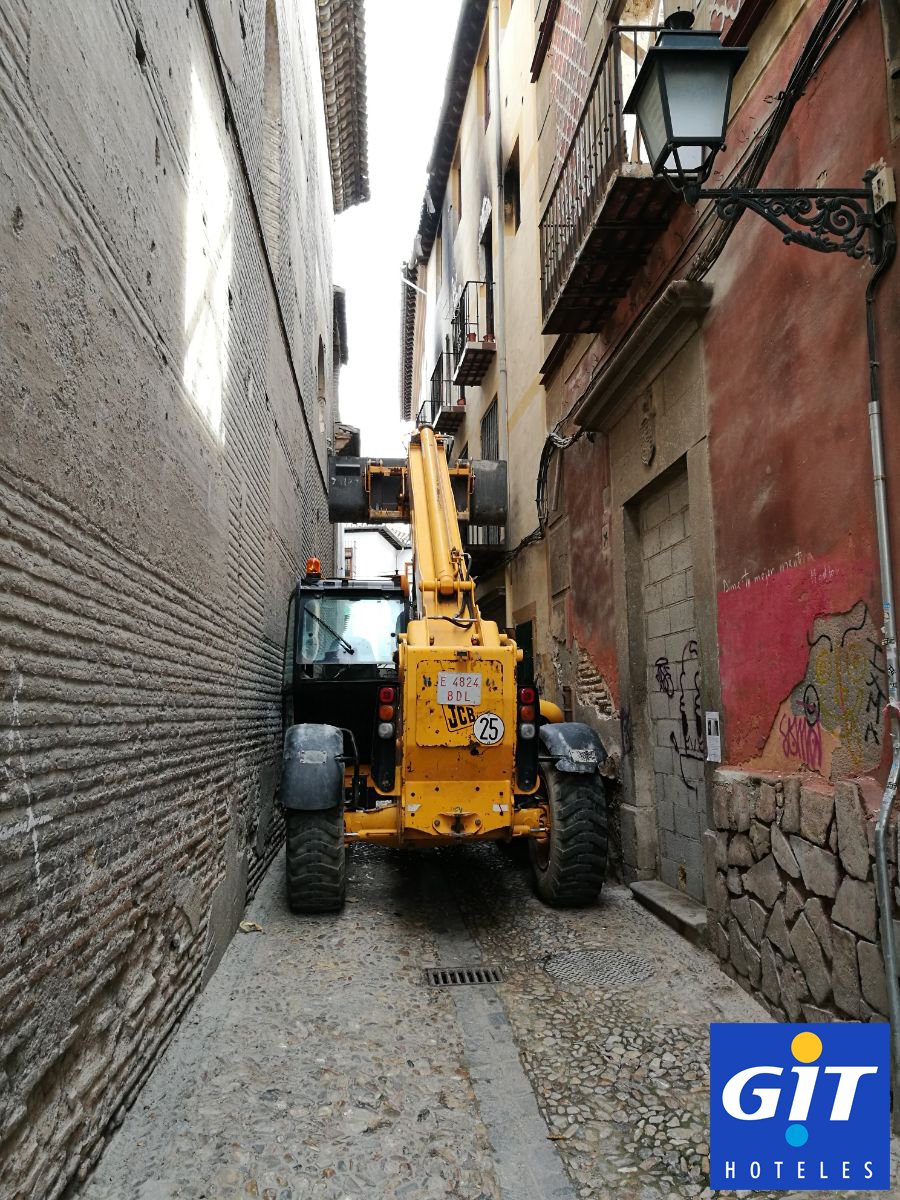 yithoteles's tweet photo. Nos enorgullece comunicar el inicio de las obras de la nueva apertura. Se trata del Hotel GIT Casa del Cadí, situado en Plaza Nueva-Granada. https://t.co/hSI96bDU2f