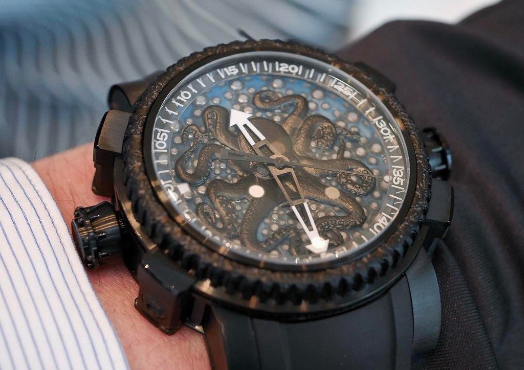 lordsofwatch's tweet image. The Deep Blue Octopus by @rjromainjerome 🐙 (detailed features and pictures to come on www.… ift.tt/2oolmaU