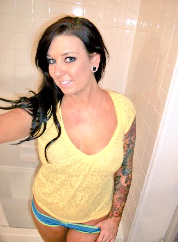BoyToyKylee's tweet photo. Who's up &amp; wants to play? #PhoneSex &amp; #Sexting! 1.50min sexting sessions. #incestfantasy #cuckhold #cuckslave #nudes #horny @PhoneSEX_Divas https://t.co/xr2dHRoAaR