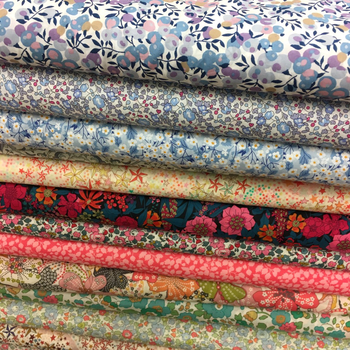 AtelierCreation's tweet photo. Joli réassort de tissus Liberty https://t.co/HETB0HjyPx #libertyaddict #libertyoflondon #coutureaddict #diy #paris #boulognebillancourt https://t.co/LjjoGVsm76