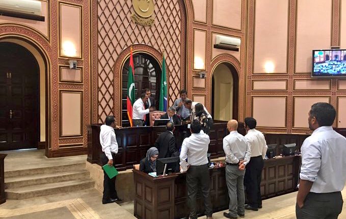 kuttumv's tweet photo. #BufflhiCoalition akah hajam nuvi. Thaveedhu Gehlli #Randin thah ves Beygaraaru Vehjje.
#HajamNuviVote #YesMaseeh https://t.co/i1CB5ArqzM