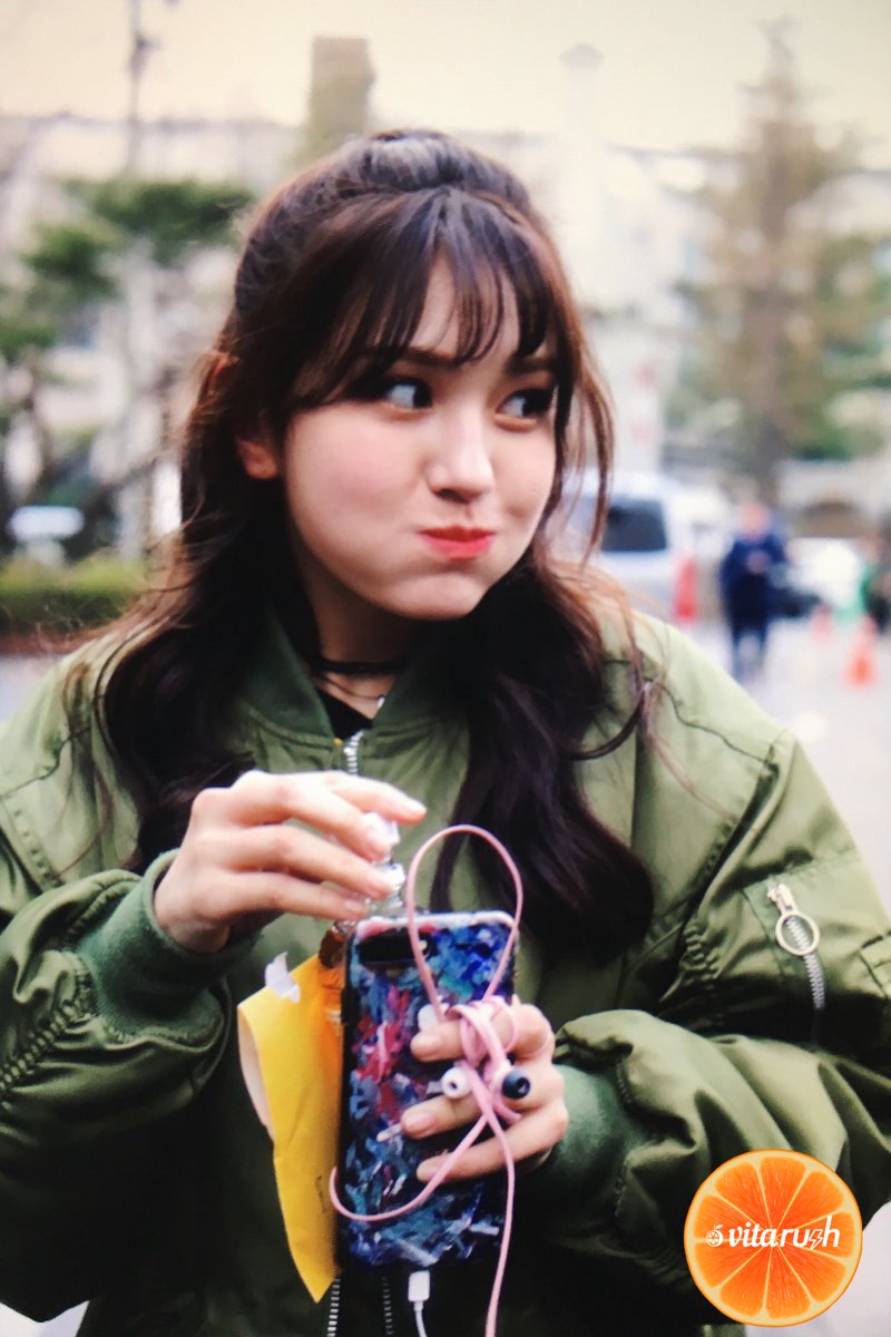 170327 불후의 명곡 출근
음료수 마시는 것도 꾸욥 
#소미 #전소미 #somi