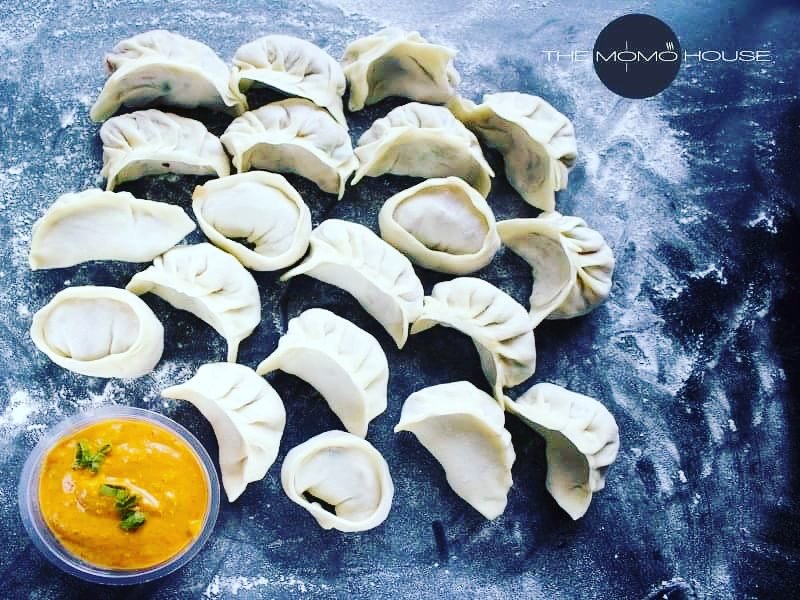 themomohouse7's tweet photo. #momos #dumplings #lemongrass #chickenmomos #peanut #sauce #readytosteam #momoslover #mumbai #kandivali #thakurvillage #feel #the #diference https://t.co/oMn4r3uLMf