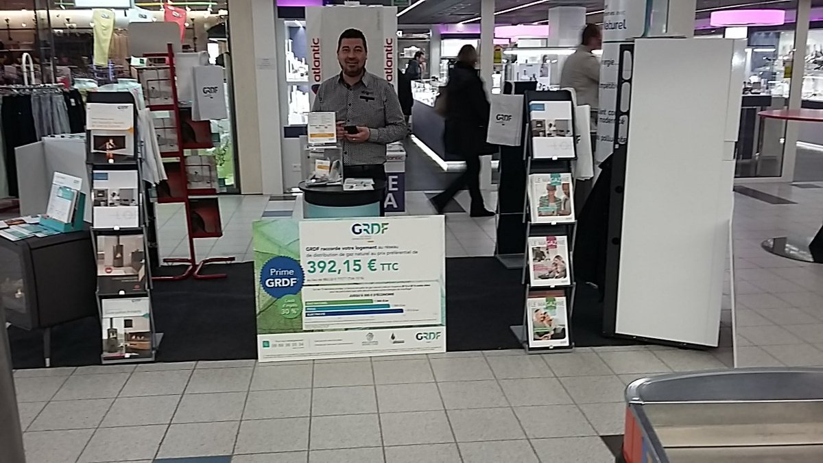 RDimey's tweet photo. Galerie marchande Carrefour JEUXEY avec la société EURY ce lundi #GRDF EST  #15zaineduGaz https://t.co/4PObkTpata