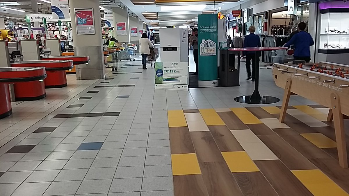 RDimey's tweet photo. Galerie marchande Carrefour JEUXEY avec la société EURY ce lundi #GRDF EST  #15zaineduGaz https://t.co/4PObkTpata