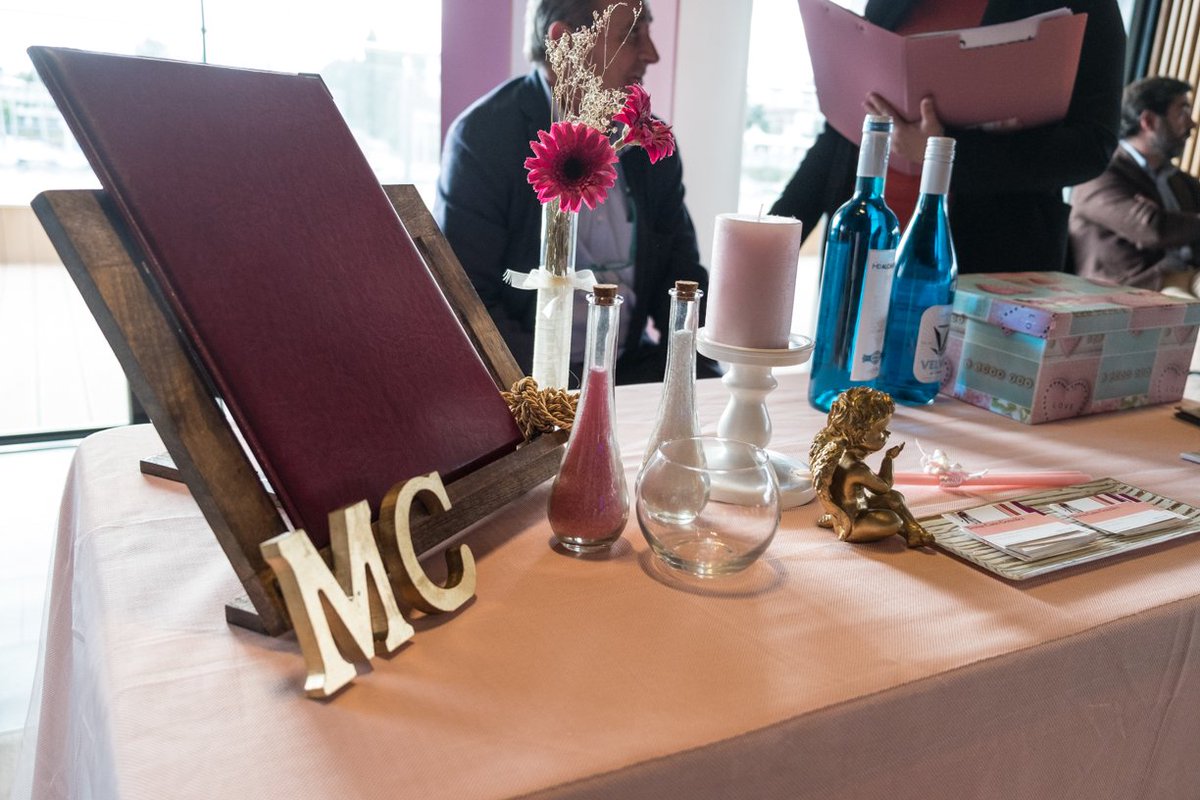 muelle21sevilla's tweet photo. Más detalles de la feria de bodas que tuvo lugar la semana pasada en Muelle 21. @WeddingSevilla https://t.co/nzUt0febU8 #boda #Sevilla https://t.co/KVPuYmfEL3