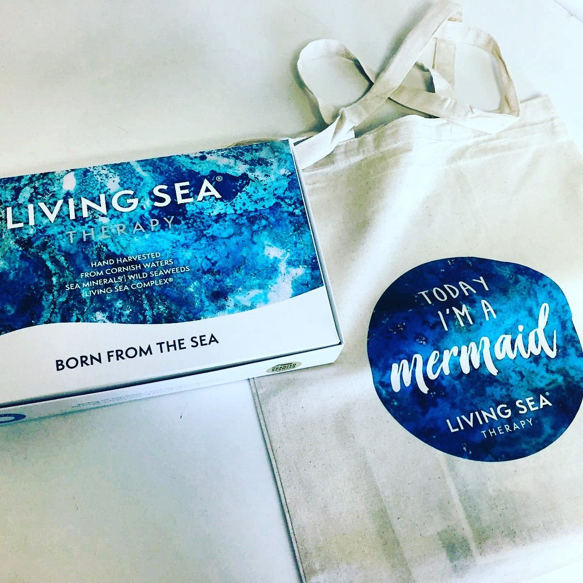 LivingSeaThera's tweet photo. *Exciting* deliveries going out today #iwanttobeamermaid #MondayMotivation https://t.co/cmSCwZiSKo