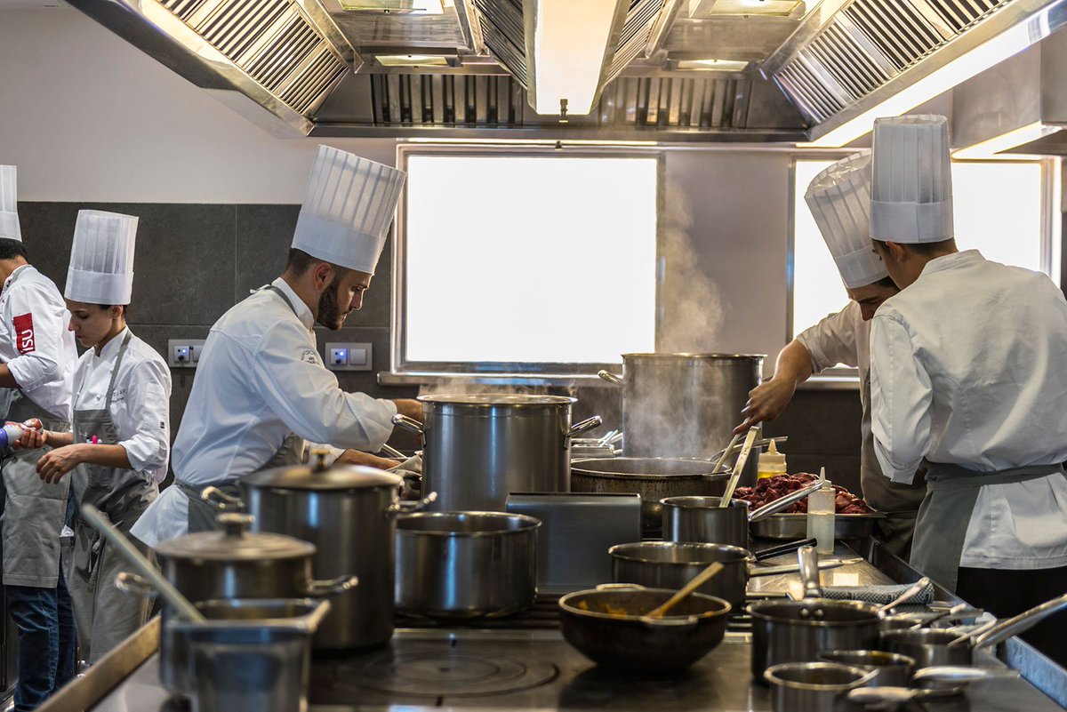 LiveItOutEsp's tweet photo. AVAILABLE COOK POSITIONS IN @Miramar_P_Perez 2*MICHELIN!! More info about conditions: info@liveitout.es #internship #internshipspain https://t.co/jC6rs5gvbT